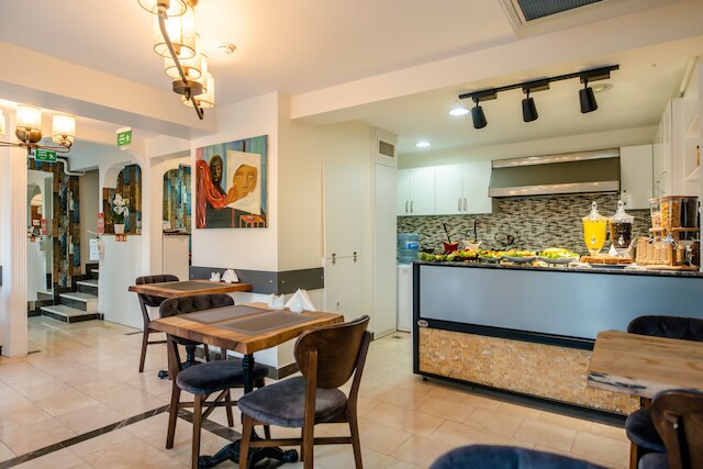 ザ キャメロット ホテル