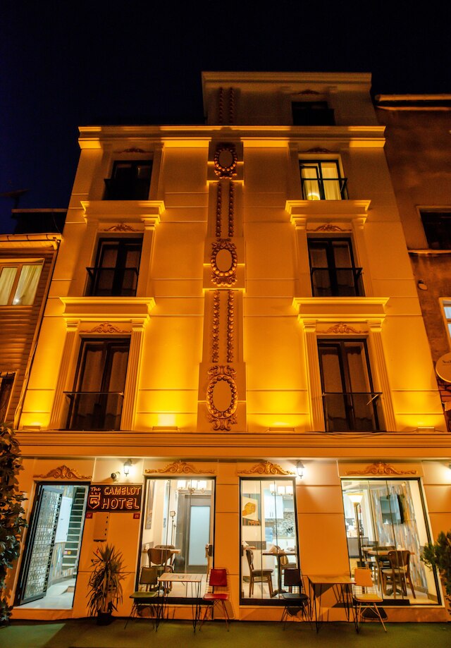 ザ キャメロット ホテル