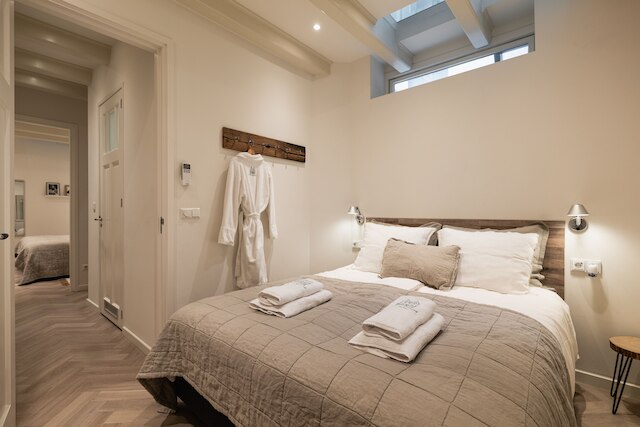 レイドセ スクエア ラグジュアリー アパートメント