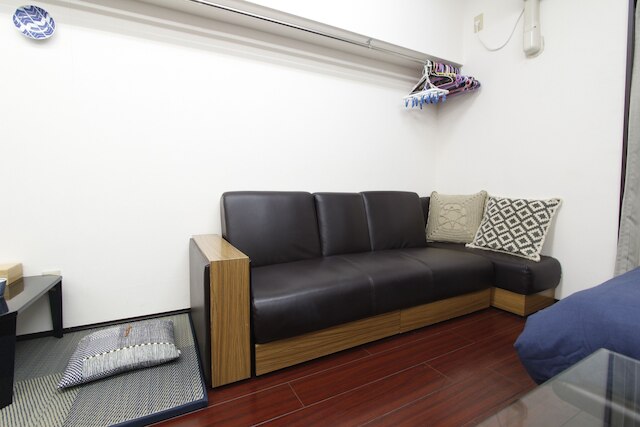 Ko's Apartment, Shibuya Station
