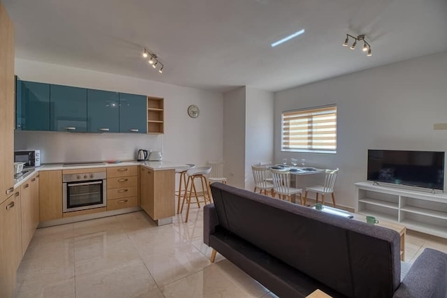 ジュリアンズ アパートメンツ