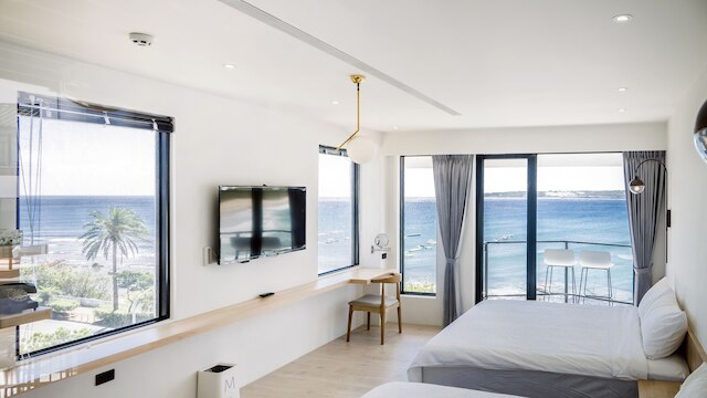 サンシャイン リヴ. (日和灣居)