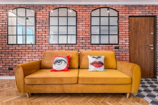 アパートメント チェルナ、ユア フリーダム