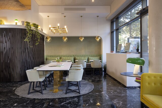 クインザリーホテル