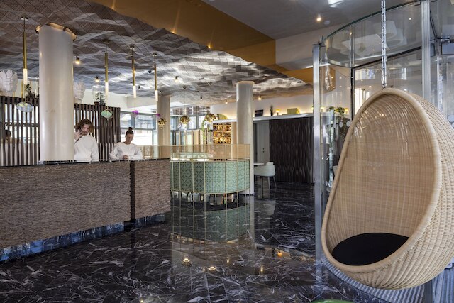 クインザリーホテル