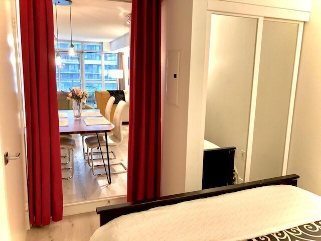 トロント ダウンタウン スイーツ CN タワー ビュー