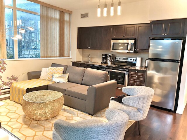 トロント ダウンタウン スイーツ、プライベート テラス