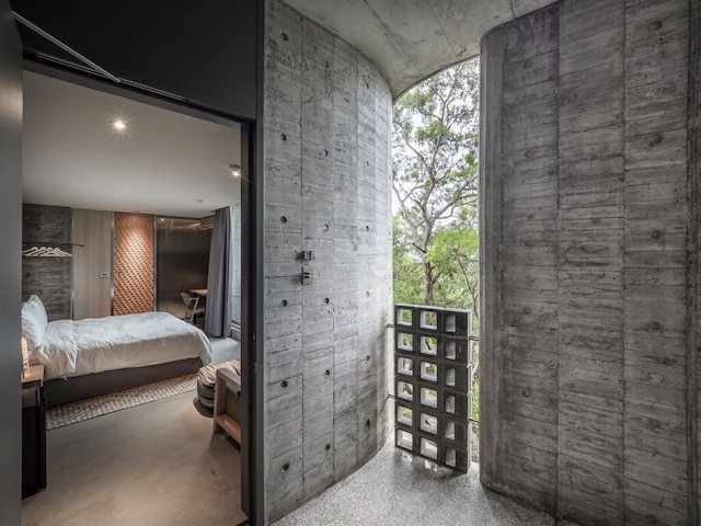 ワンダリング ウォールズ (灣臥)