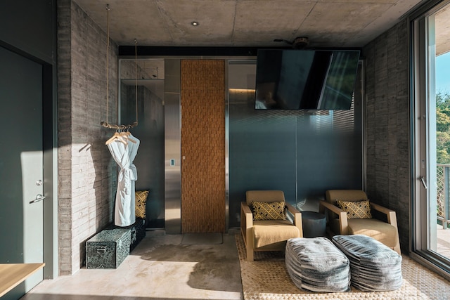 ワンダリング ウォールズ (灣臥)