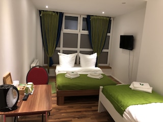 ペンション バクー