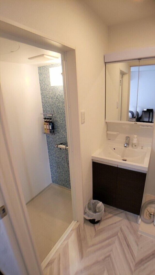 オーシャンビュー アラハ 202 号室