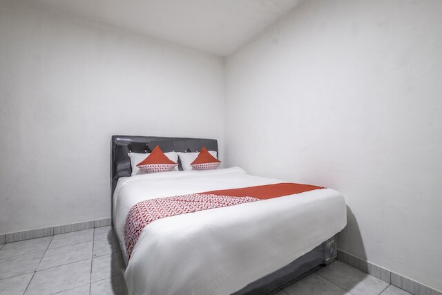 OYO ライフ 2391 バラデワ レジデンス シャリア