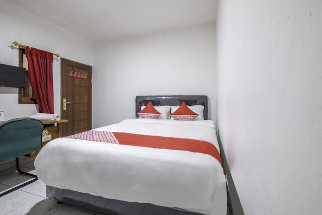 OYO ライフ 2391 バラデワ レジデンス シャリア