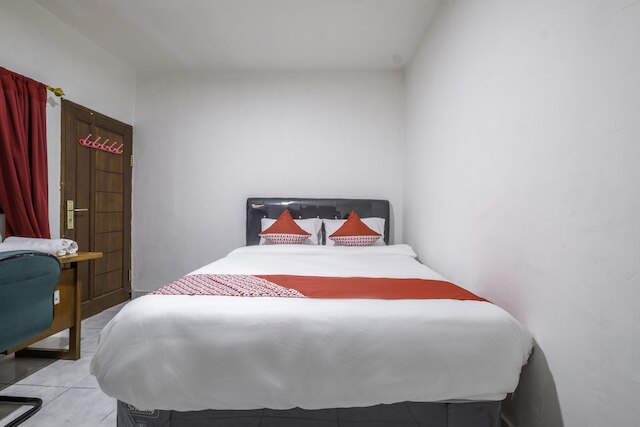 OYO ライフ 2391 バラデワ レジデンス シャリア