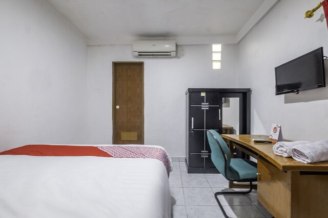 OYO ライフ 2391 バラデワ レジデンス シャリア