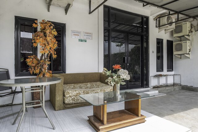 OYO ライフ 2391 バラデワ レジデンス シャリア