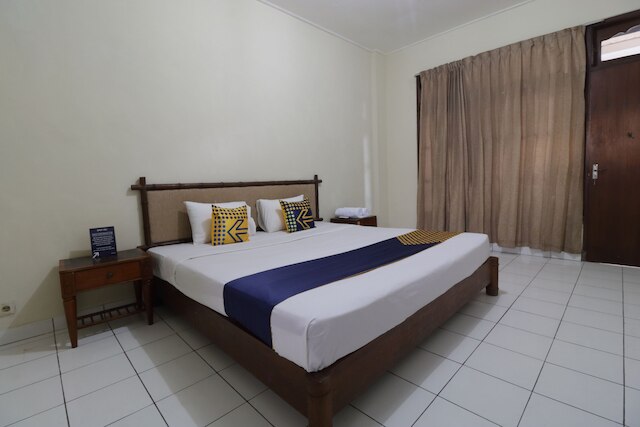 スポットオン 2426 ホテル アゲット ジャヤ リ