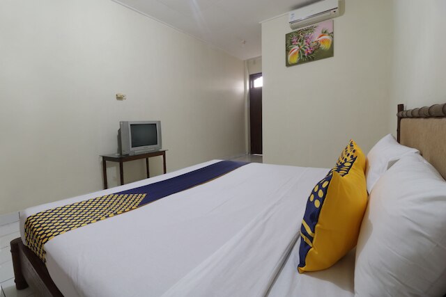 スポットオン 2426 ホテル アゲット ジャヤ リ