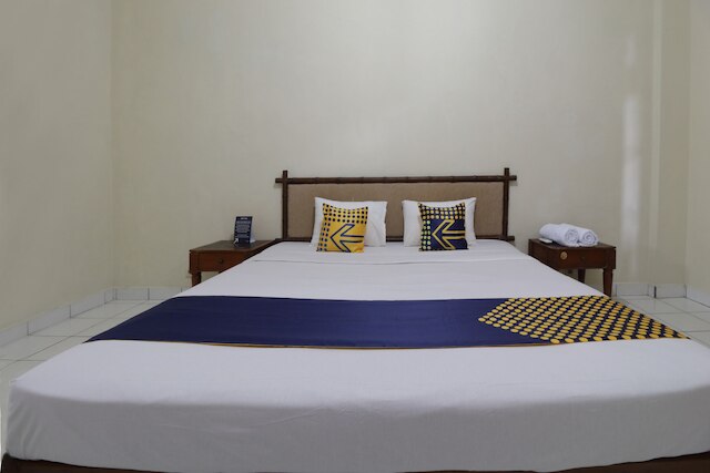 スポットオン 2426 ホテル アゲット ジャヤ リ