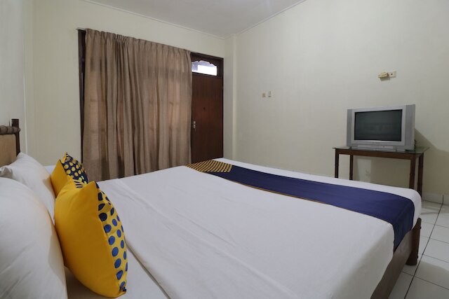 スポットオン 2426 ホテル アゲット ジャヤ リ