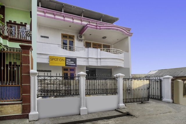 OYO Life 2412 マンダラレジデンス