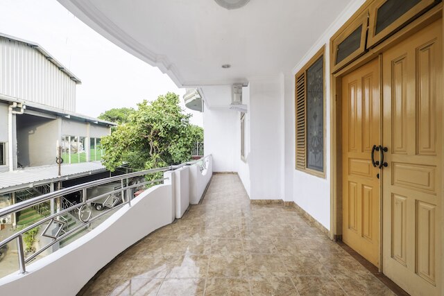 OYO Life 2412 マンダラレジデンス