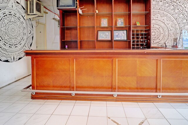 OYO 2452 ホテル メトロ