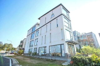 イーシャン ビレッジ (依山村驛)