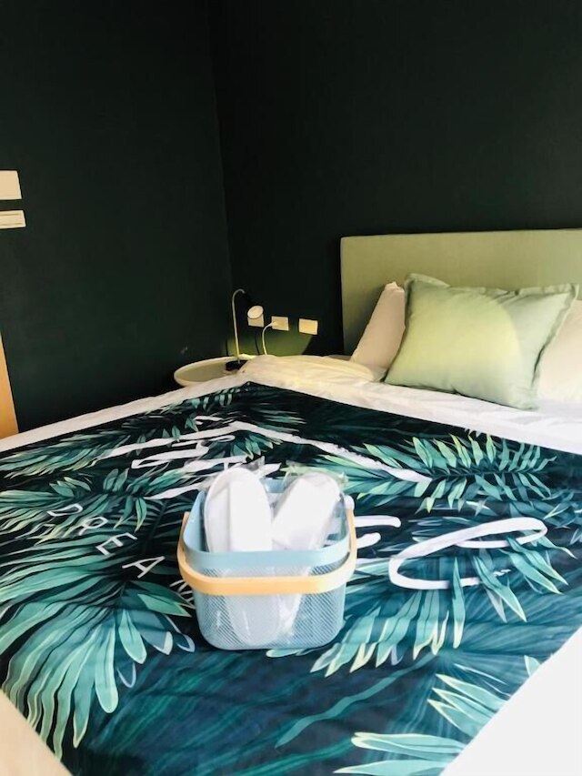 イーシャン ビレッジ (依山村驛)