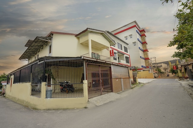 OYO ライフ 2502 シャリア トリアンタマ コスト