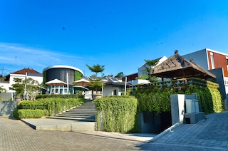 オラ ヴィラズ アット ウルワツ