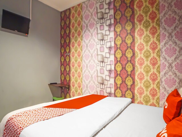 OYO 990 スタディオン レジデンス シャリア