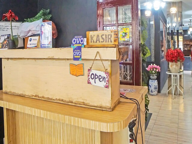 OYO 990 スタディオン レジデンス シャリア