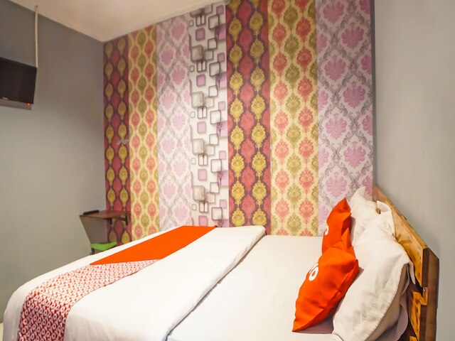 OYO 990 スタディオン レジデンス シャリア