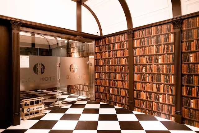 T.O Hotel Main Station