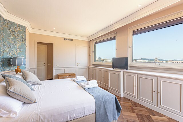 レンタル イン ローマ トレビ ラグジュアリー ペントハウス