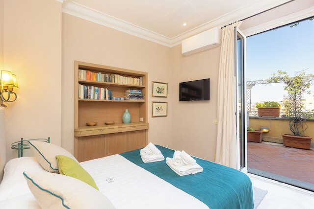 レンタル イン ローマ トレビ ラグジュアリー ペントハウス