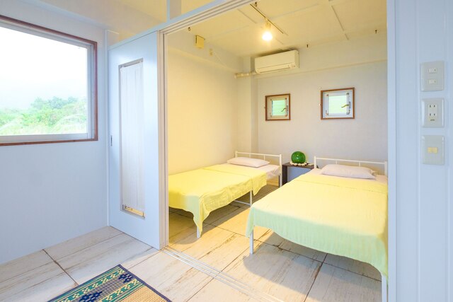 アンバームーン