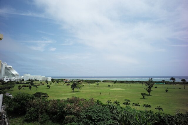 City 1500 SF 2BR condom 4F sea view