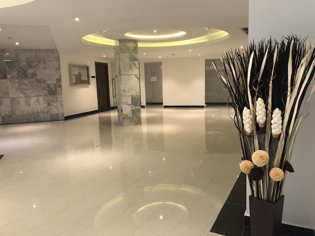 グランド アベニューにあるラグジュアリーなアパートメンツ