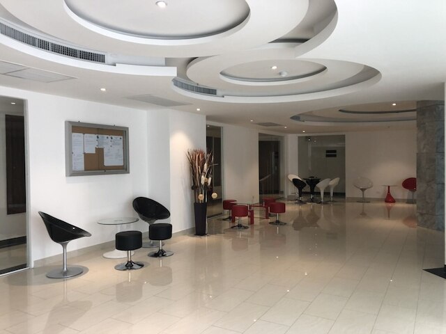 グランド アベニューにあるラグジュアリーなアパートメンツ