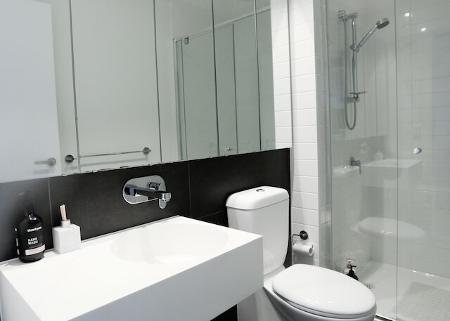 素晴らしいベッドルーム 2 室、高層階からの街の眺望あり