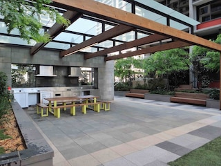 素晴らしいベッドルーム 2 室、高層階からの街の眺望あり