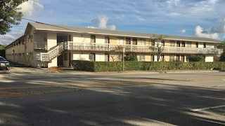 マイアミ エアポート アパートメント イン