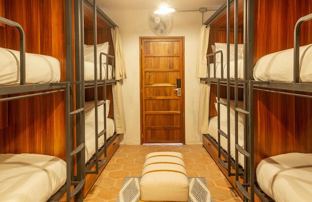 ニル イスラ ムヘレス バイ セリナ