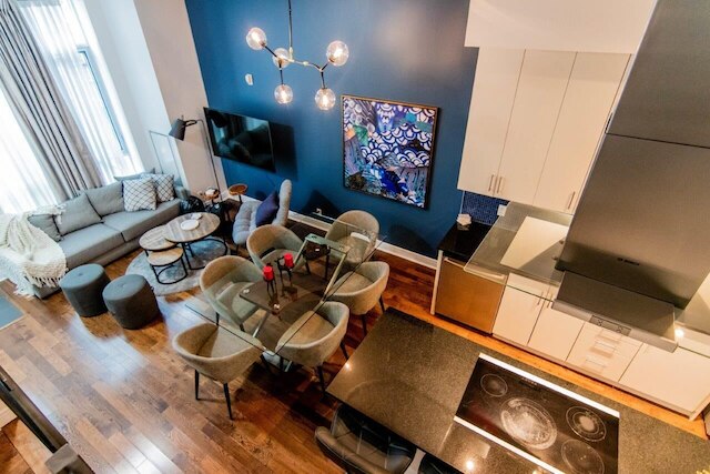 デザイナー ラグジュアリー 3 ベッドルーム タウンハウス