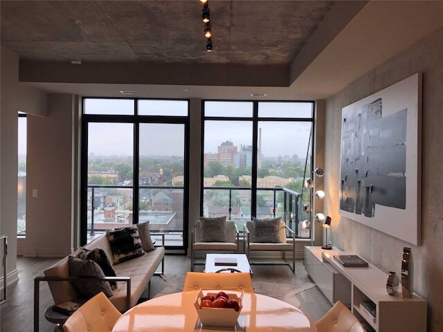 クイーン ストト ウエスト デザイナー エグゼクティブ スイーツ