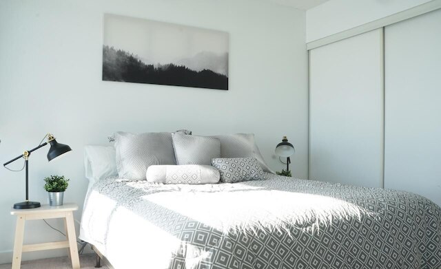 シティ プレイス 2 ベッドルーム ダウンタウン ウィズ パーキング