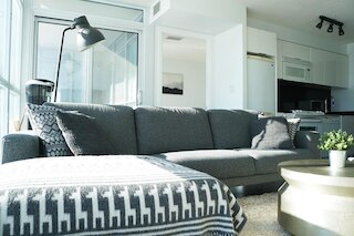 シティ プレイス 2 ベッドルーム ダウンタウン ウィズ パーキング