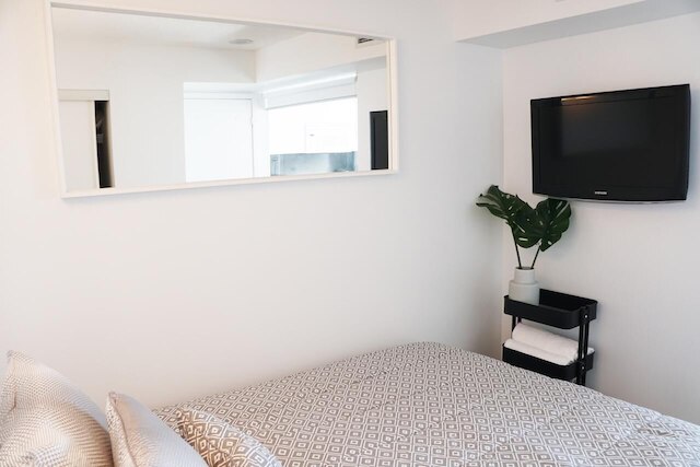 シティ プレイス 2 ベッドルーム ダウンタウン ウィズ パーキング